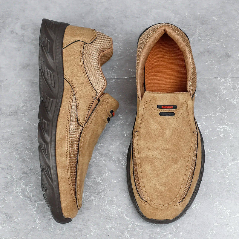 Sapatos casuais masculinos de couro, mocassins respiráveis, novos calçados masculinos confortáveis de couro, tênis baixos, sapatos masculinos