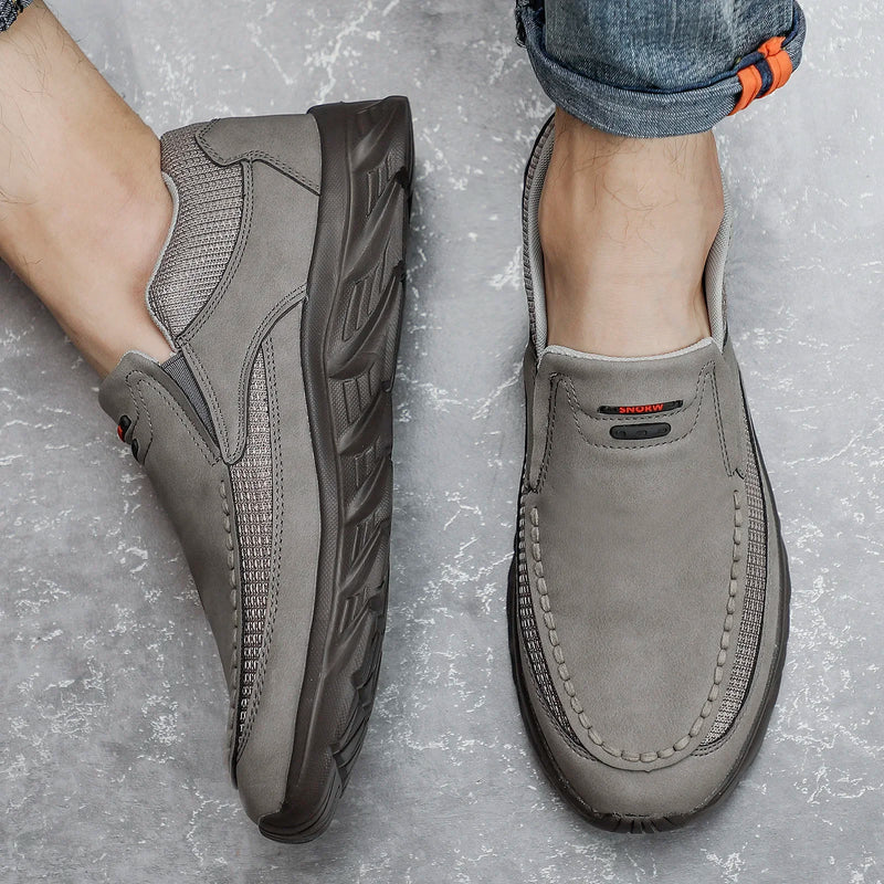 Sapatos casuais masculinos de couro, mocassins respiráveis, novos calçados masculinos confortáveis de couro, tênis baixos, sapatos masculinos