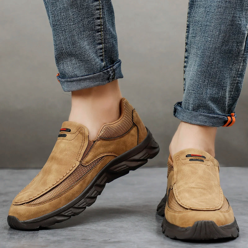 Sapatos casuais masculinos de couro, mocassins respiráveis, novos calçados masculinos confortáveis de couro, tênis baixos, sapatos masculinos